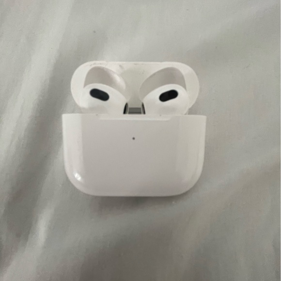 Used AirPod gen 3